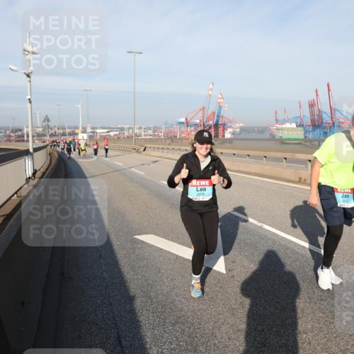 03.10.2025 - Köhlbrandbrückenlauf Yannick Fuchs http://msf.ph/oto/9130381 03.10.2025 09:02:42 Position 2 2378, 2223 meine-sportfotos.de