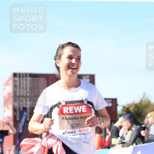 03.10.2025 - Köhlbrandbrückenlauf Jannik Wohlers http://msf.ph/oto/9130392 03.10.2025 13:46:57 Ziel 5275, 5295, 5372, 5388, 5759, 6558 meine-sportfotos.de