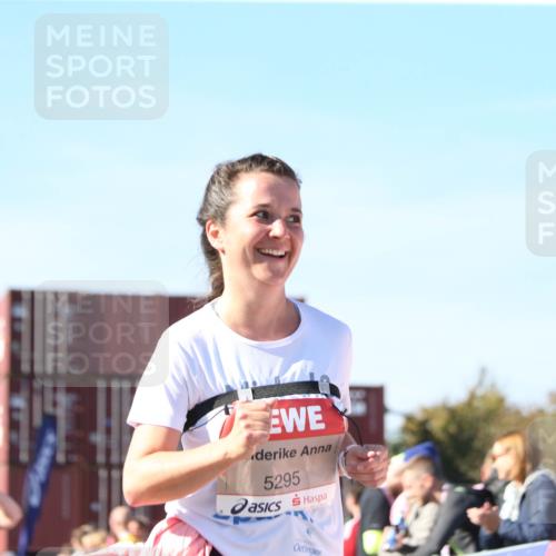 03.10.2025 - Köhlbrandbrückenlauf Jannik Wohlers http://msf.ph/oto/9130394 03.10.2025 13:46:57 Ziel 5275, 5295, 5372, 5388, 5759, 6558 meine-sportfotos.de