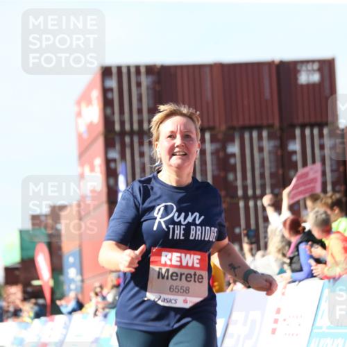 03.10.2025 - Köhlbrandbrückenlauf Jannik Wohlers http://msf.ph/oto/9130403 03.10.2025 13:46:59 Ziel 5275, 5295, 5372, 5388, 6558 meine-sportfotos.de