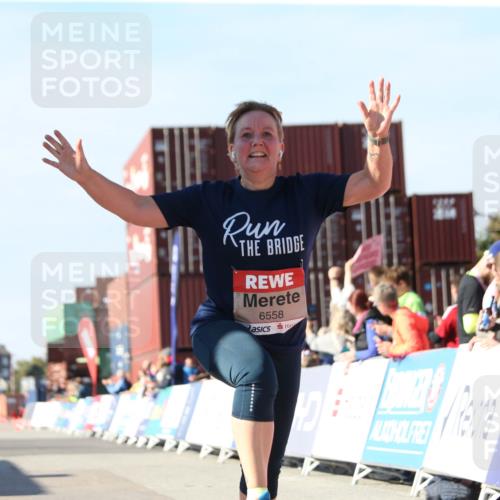 03.10.2025 - Köhlbrandbrückenlauf Jannik Wohlers http://msf.ph/oto/9130407 03.10.2025 13:47:00 Ziel 5275, 5295, 5372, 5388, 6558 meine-sportfotos.de