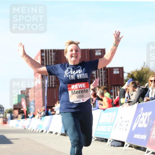 03.10.2025 - Köhlbrandbrückenlauf Jannik Wohlers http://msf.ph/oto/9130415 03.10.2025 13:47:00 Ziel 5275, 5295, 5372, 5388, 6558 meine-sportfotos.de