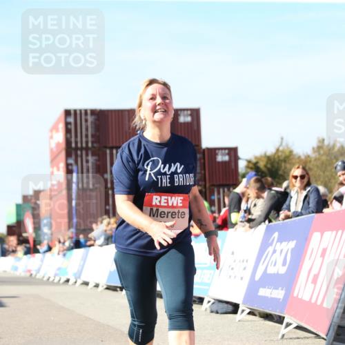 03.10.2025 - Köhlbrandbrückenlauf Jannik Wohlers http://msf.ph/oto/9130424 03.10.2025 13:47:00 Ziel 5275, 5295, 5372, 5388, 6558 meine-sportfotos.de