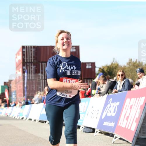 03.10.2025 - Köhlbrandbrückenlauf Jannik Wohlers http://msf.ph/oto/9130427 03.10.2025 13:47:00 Ziel 5275, 5295, 5372, 5388, 6558 meine-sportfotos.de