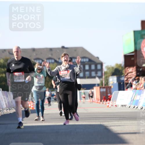 03.10.2025 - Köhlbrandbrückenlauf Jannik Wohlers http://msf.ph/oto/9130429 03.10.2025 13:47:04 Ziel 5136, 5295, 5372, 6558 meine-sportfotos.de