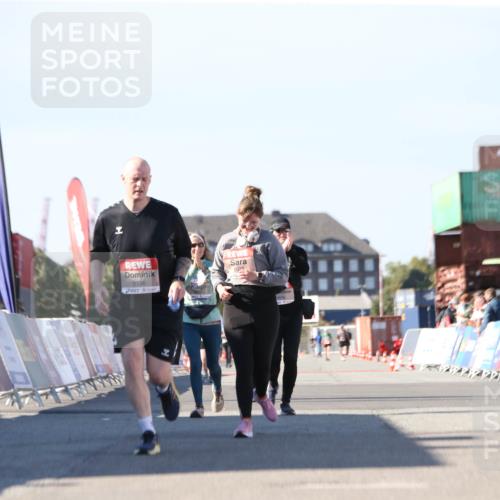 03.10.2025 - Köhlbrandbrückenlauf Jannik Wohlers http://msf.ph/oto/9130449 03.10.2025 13:47:07 Ziel 5136, 6073, 6558 meine-sportfotos.de