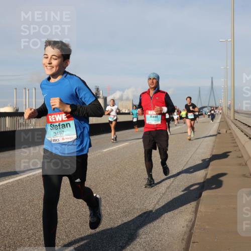 03.10.2025 - Köhlbrandbrückenlauf Lena Gebhardt http://msf.ph/oto/9130475 03.10.2025 09:49:31 Position 2 3497, 1134 meine-sportfotos.de