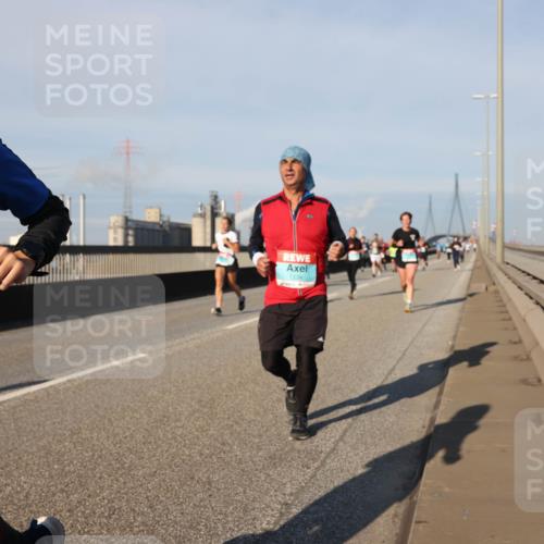 03.10.2025 - Köhlbrandbrückenlauf Lena Gebhardt http://msf.ph/oto/9130490 03.10.2025 09:49:32 Position 2 3497, 1134 meine-sportfotos.de
