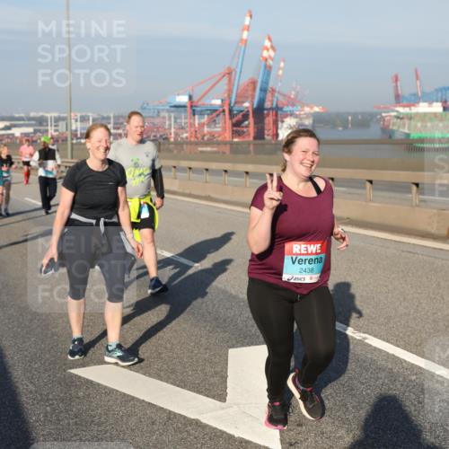 03.10.2025 - Köhlbrandbrückenlauf Yannick Fuchs http://msf.ph/oto/9130497 03.10.2025 09:02:56 Position 2 2438 meine-sportfotos.de