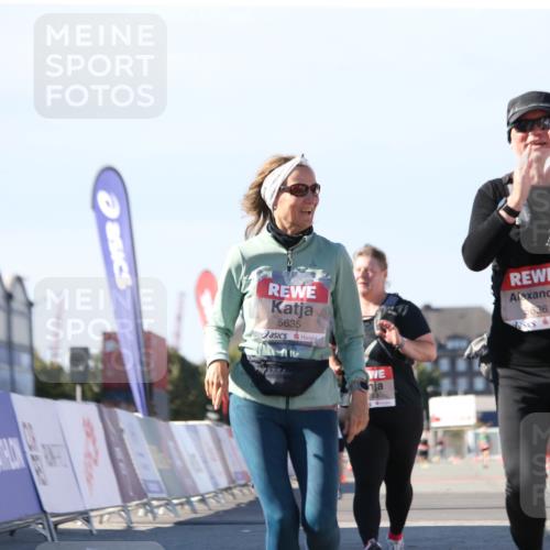 03.10.2025 - Köhlbrandbrückenlauf Jannik Wohlers http://msf.ph/oto/9130499 03.10.2025 13:47:14 Ziel 5136, 5293, 5635, 5636, 6073 meine-sportfotos.de