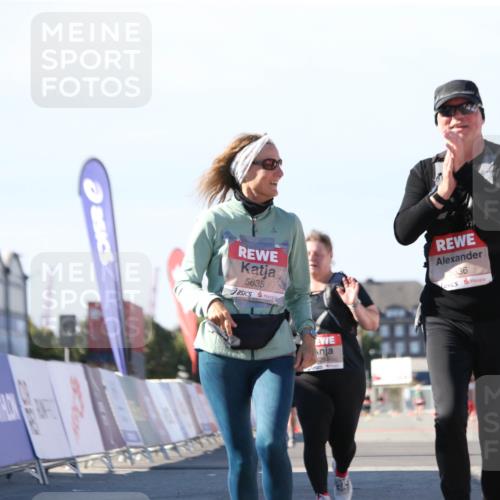 03.10.2025 - Köhlbrandbrückenlauf Jannik Wohlers http://msf.ph/oto/9130501 03.10.2025 13:47:14 Ziel 5136, 5293, 5635, 5636, 6073 meine-sportfotos.de