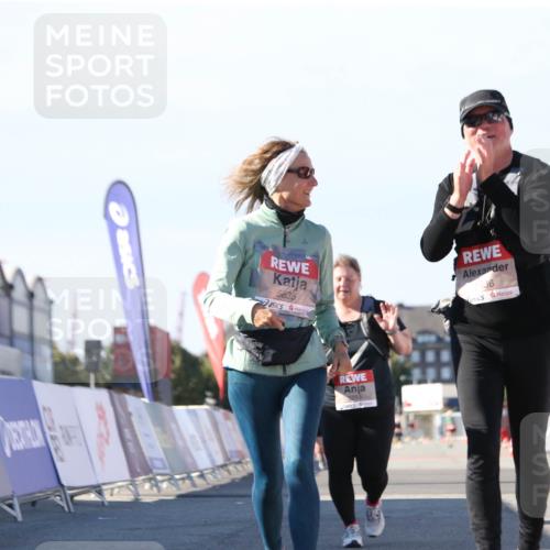 03.10.2025 - Köhlbrandbrückenlauf Jannik Wohlers http://msf.ph/oto/9130505 03.10.2025 13:47:14 Ziel 5136, 5293, 5635, 5636, 6073 meine-sportfotos.de