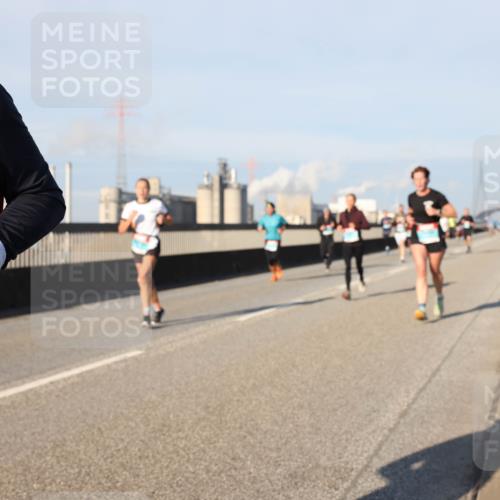 03.10.2025 - Köhlbrandbrückenlauf Lena Gebhardt http://msf.ph/oto/9130515 03.10.2025 09:49:33 Position 2  meine-sportfotos.de