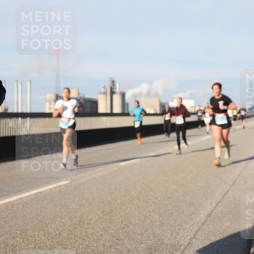 03.10.2025 - Köhlbrandbrückenlauf Lena Gebhardt http://msf.ph/oto/9130517 03.10.2025 09:49:33 Position 2  meine-sportfotos.de