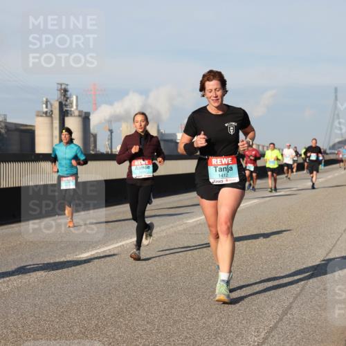 03.10.2025 - Köhlbrandbrückenlauf Lena Gebhardt http://msf.ph/oto/9130543 03.10.2025 09:49:34 Position 2 1412 meine-sportfotos.de