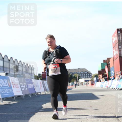 03.10.2025 - Köhlbrandbrückenlauf Jannik Wohlers http://msf.ph/oto/9130552 03.10.2025 13:47:17 Ziel 5136, 5293, 5635, 5636, 6073 meine-sportfotos.de