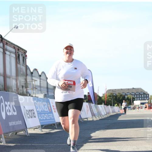 03.10.2025 - Köhlbrandbrückenlauf Jannik Wohlers http://msf.ph/oto/9130570 03.10.2025 13:47:30 Ziel 5534 meine-sportfotos.de
