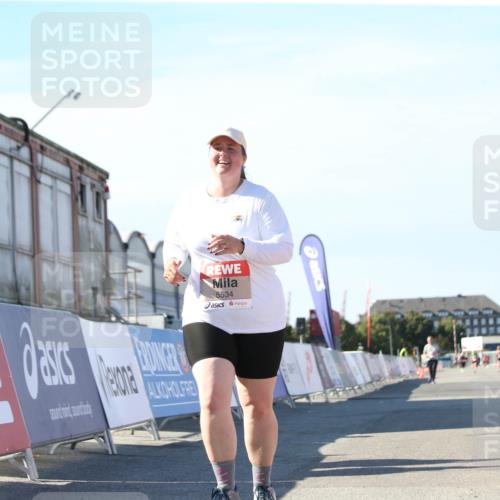 03.10.2025 - Köhlbrandbrückenlauf Jannik Wohlers http://msf.ph/oto/9130575 03.10.2025 13:47:30 Ziel 5534 meine-sportfotos.de