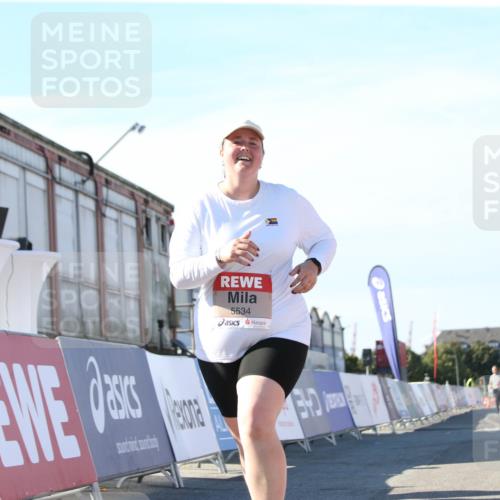 03.10.2025 - Köhlbrandbrückenlauf Jannik Wohlers http://msf.ph/oto/9130583 03.10.2025 13:47:30 Ziel 5534 meine-sportfotos.de