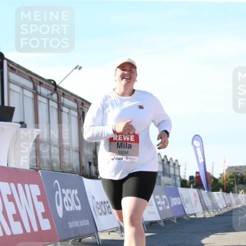 03.10.2025 - Köhlbrandbrückenlauf Jannik Wohlers http://msf.ph/oto/9130587 03.10.2025 13:47:30 Ziel 5534 meine-sportfotos.de