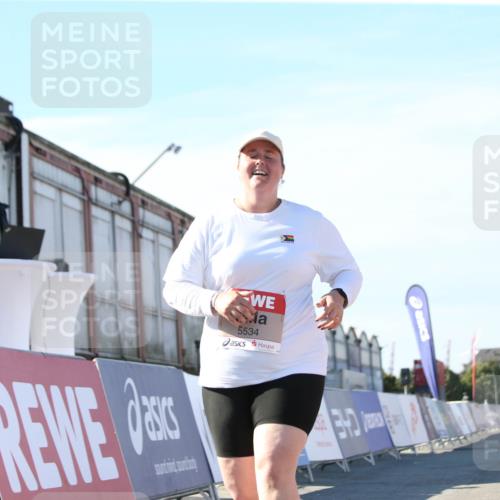 03.10.2025 - Köhlbrandbrückenlauf Jannik Wohlers http://msf.ph/oto/9130589 03.10.2025 13:47:30 Ziel 5534 meine-sportfotos.de