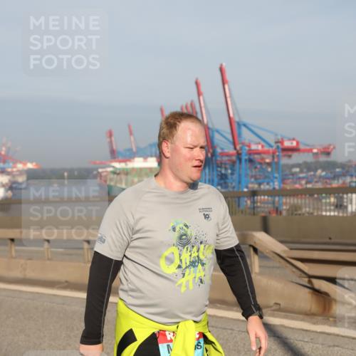 03.10.2025 - Köhlbrandbrückenlauf Yannick Fuchs http://msf.ph/oto/9130596 03.10.2025 09:03:00 Position 2  meine-sportfotos.de