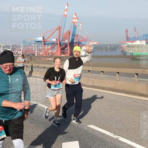 03.10.2025 - Köhlbrandbrückenlauf Yannick Fuchs http://msf.ph/oto/9130617 03.10.2025 09:03:02 Position 2 2555, 8433, 1729 meine-sportfotos.de
