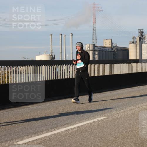 03.10.2025 - Köhlbrandbrückenlauf Lena Gebhardt http://msf.ph/oto/9130634 03.10.2025 09:49:37 Position 2 111 meine-sportfotos.de