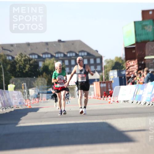 03.10.2025 - Köhlbrandbrückenlauf Jannik Wohlers http://msf.ph/oto/9130639 03.10.2025 13:47:59 Ziel 4980 meine-sportfotos.de