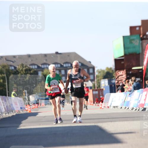 03.10.2025 - Köhlbrandbrückenlauf Jannik Wohlers http://msf.ph/oto/9130648 03.10.2025 13:48:03 Ziel  meine-sportfotos.de