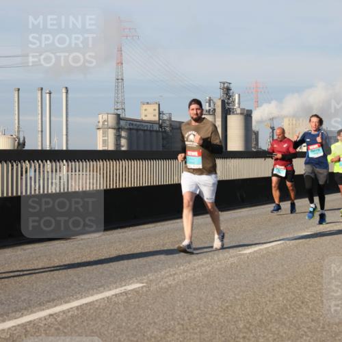 03.10.2025 - Köhlbrandbrückenlauf Lena Gebhardt http://msf.ph/oto/9130658 03.10.2025 09:49:38 Position 2  meine-sportfotos.de