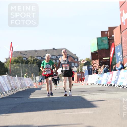 03.10.2025 - Köhlbrandbrückenlauf Jannik Wohlers http://msf.ph/oto/9130659 03.10.2025 13:48:04 Ziel  meine-sportfotos.de