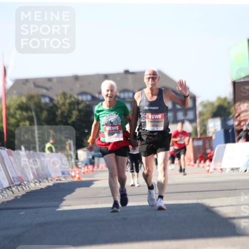 03.10.2025 - Köhlbrandbrückenlauf Jannik Wohlers http://msf.ph/oto/9130665 03.10.2025 13:48:05 Ziel  meine-sportfotos.de