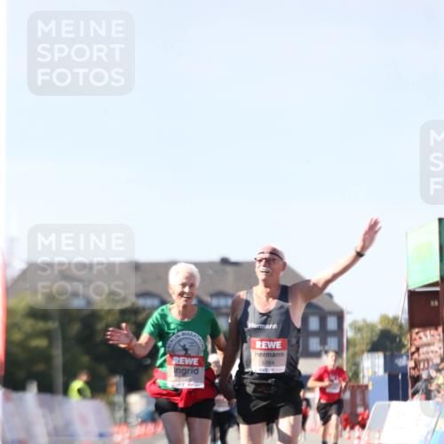 03.10.2025 - Köhlbrandbrückenlauf Jannik Wohlers http://msf.ph/oto/9130672 03.10.2025 13:48:06 Ziel  meine-sportfotos.de