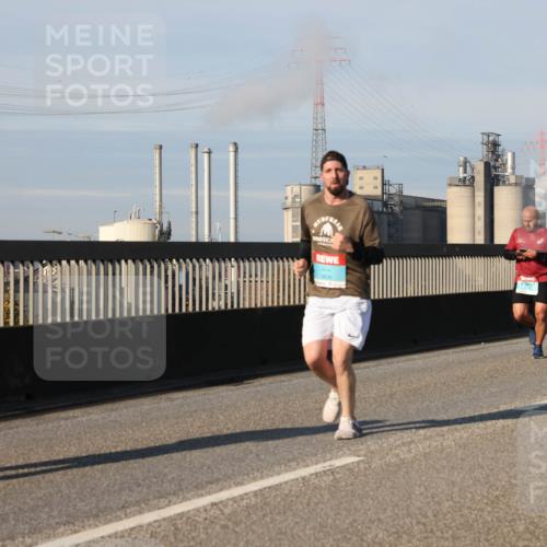 03.10.2025 - Köhlbrandbrückenlauf Lena Gebhardt http://msf.ph/oto/9130673 03.10.2025 09:49:38 Position 2  meine-sportfotos.de