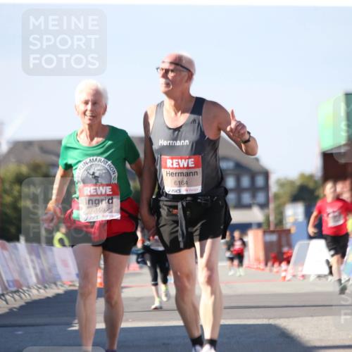 03.10.2025 - Köhlbrandbrückenlauf Jannik Wohlers http://msf.ph/oto/9130684 03.10.2025 13:48:09 Ziel 6164, 6165 meine-sportfotos.de