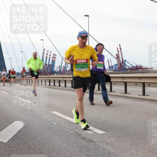 03.10.2025 - Köhlbrandbrückenlauf Lena Gebhardt http://msf.ph/oto/9130685 03.10.2025 16:06:25 Position 2 8180 meine-sportfotos.de