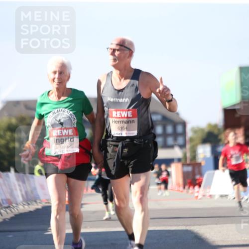 03.10.2025 - Köhlbrandbrückenlauf Jannik Wohlers http://msf.ph/oto/9130687 03.10.2025 13:48:09 Ziel 6164, 6165 meine-sportfotos.de