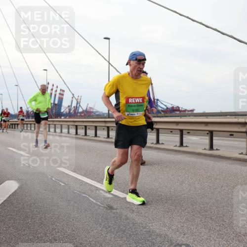 03.10.2025 - Köhlbrandbrückenlauf Lena Gebhardt http://msf.ph/oto/9130696 03.10.2025 16:06:26 Position 2 8180 meine-sportfotos.de