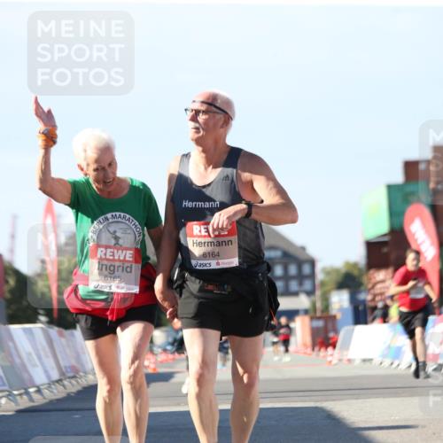 03.10.2025 - Köhlbrandbrückenlauf Jannik Wohlers http://msf.ph/oto/9130699 03.10.2025 13:48:11 Ziel 5735, 6164, 6165 meine-sportfotos.de