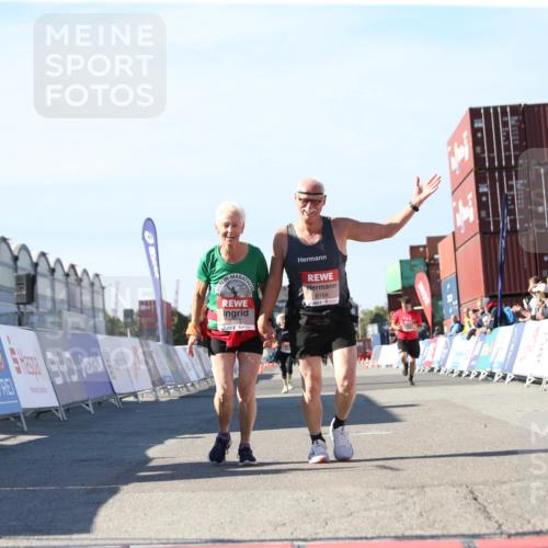 03.10.2025 - Köhlbrandbrückenlauf Jannik Wohlers http://msf.ph/oto/9130706 03.10.2025 13:48:12 Ziel 5735, 6164, 6165 meine-sportfotos.de