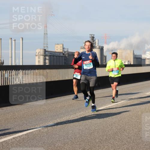03.10.2025 - Köhlbrandbrückenlauf Lena Gebhardt http://msf.ph/oto/9130710 03.10.2025 09:49:39 Position 2 3835, 3379 meine-sportfotos.de