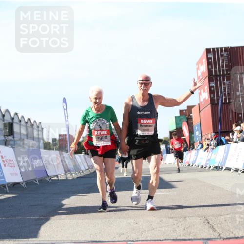 03.10.2025 - Köhlbrandbrückenlauf Jannik Wohlers http://msf.ph/oto/9130714 03.10.2025 13:48:12 Ziel 5735, 6164, 6165 meine-sportfotos.de