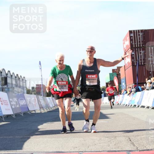 03.10.2025 - Köhlbrandbrückenlauf Jannik Wohlers http://msf.ph/oto/9130717 03.10.2025 13:48:12 Ziel 5735, 6164, 6165 meine-sportfotos.de