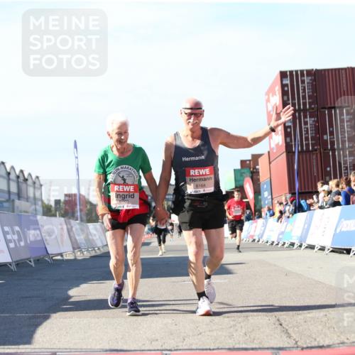 03.10.2025 - Köhlbrandbrückenlauf Jannik Wohlers http://msf.ph/oto/9130727 03.10.2025 13:48:12 Ziel 5735, 6164, 6165 meine-sportfotos.de