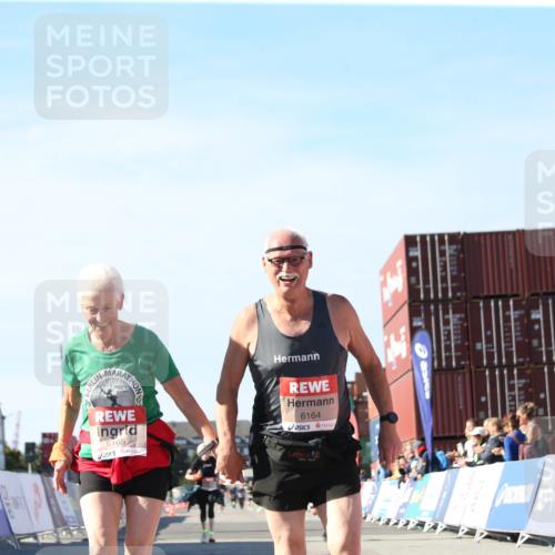03.10.2025 - Köhlbrandbrückenlauf Jannik Wohlers http://msf.ph/oto/9130734 03.10.2025 13:48:13 Ziel 5735, 6164, 6165 meine-sportfotos.de