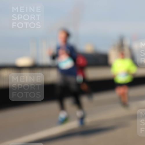 03.10.2025 - Köhlbrandbrückenlauf Lena Gebhardt http://msf.ph/oto/9130735 03.10.2025 09:49:40 Position 2  meine-sportfotos.de