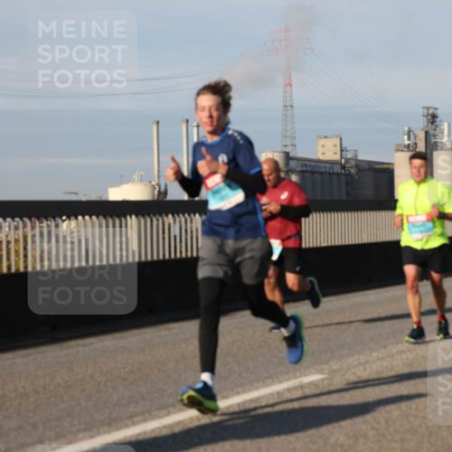 03.10.2025 - Köhlbrandbrückenlauf Lena Gebhardt http://msf.ph/oto/9130740 03.10.2025 09:49:40 Position 2  meine-sportfotos.de