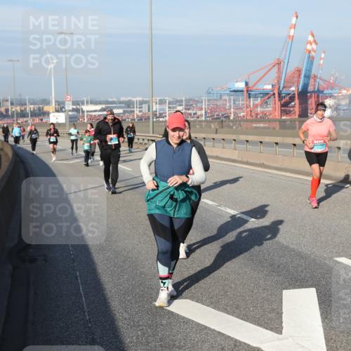 03.10.2025 - Köhlbrandbrückenlauf Yannick Fuchs http://msf.ph/oto/9130761 03.10.2025 09:03:08 Position 2 3374 meine-sportfotos.de