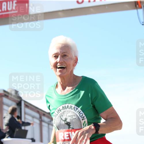 03.10.2025 - Köhlbrandbrückenlauf Jannik Wohlers http://msf.ph/oto/9130773 03.10.2025 13:48:15 Ziel 4824, 5735, 6164, 6165 meine-sportfotos.de